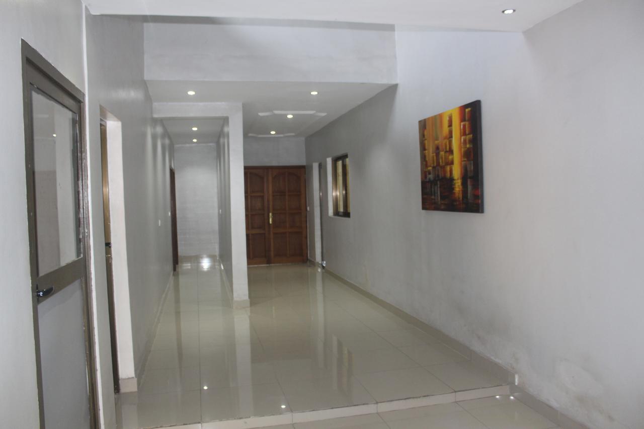 Hotel Everest Rd Congo คินชาซา ภายนอก รูปภาพ